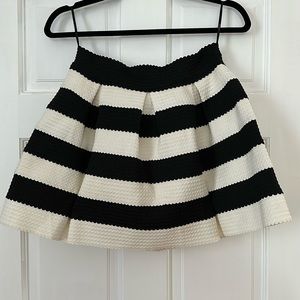 Forever21 black & white skirt